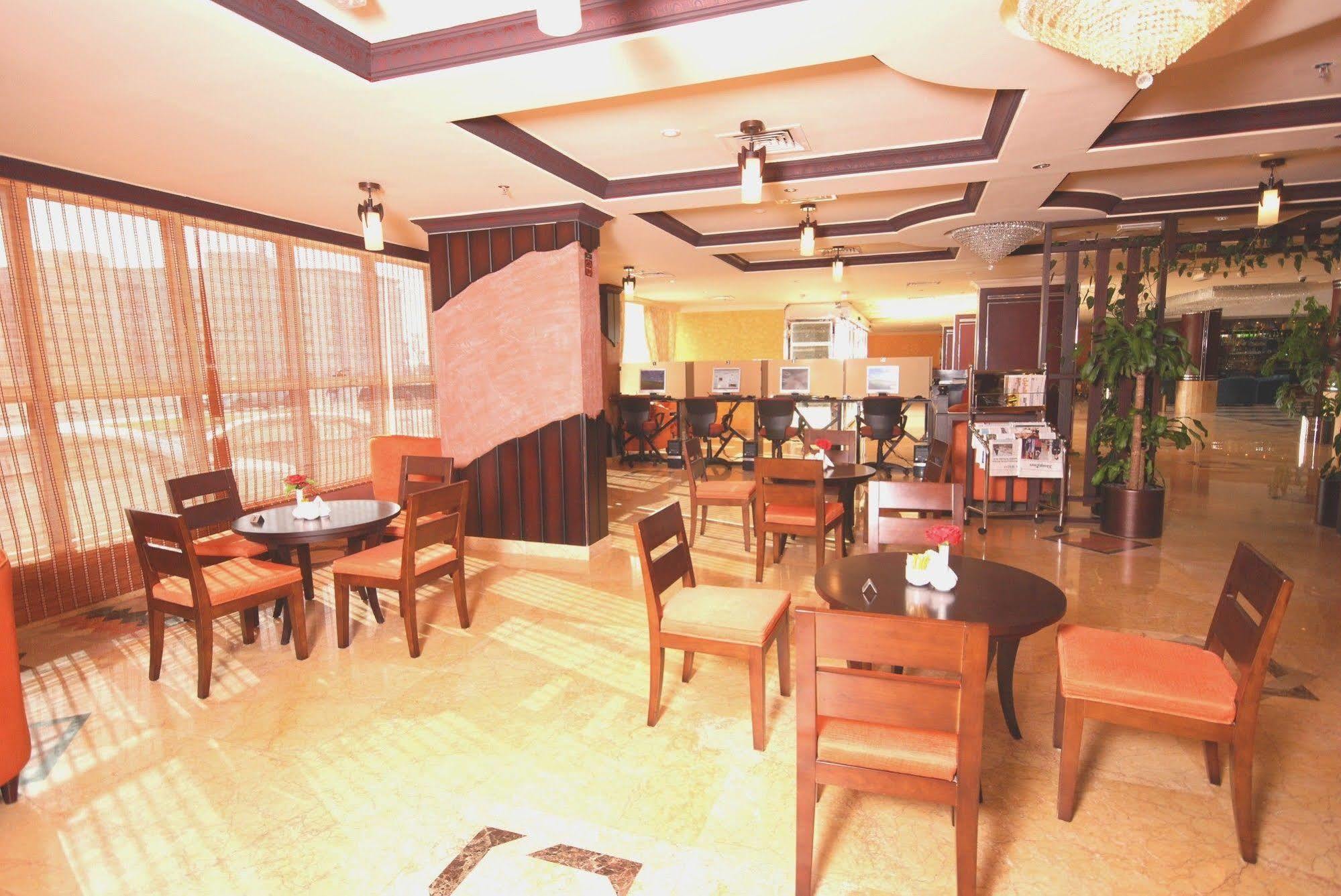 Al Bustan Hotel Schardscha Exterior foto